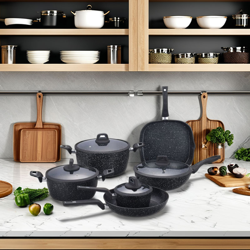 Black Fashion Fireproof Non Stick Pan Set Forged Cookware